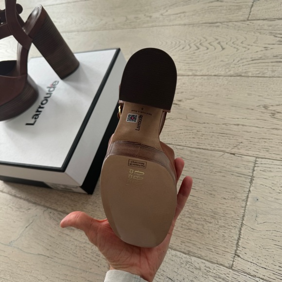 Larroude Vanessa Heels in color Caramel, Size 8, New with Box - Picture 7 of 8